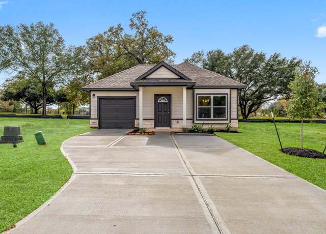 Property at 11856 East Gate Villas Dr, Willis, TX 77318, 3 beds, 1 bath