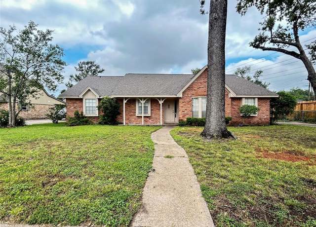 Property at 1327 Seaspray Ct, Houston, TX 77008, 4 beds, 2.5 baths