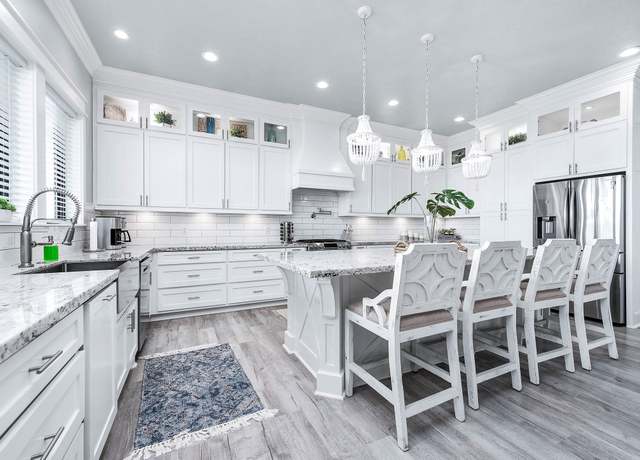 Property at 636 Villa Dr, Crystal Beach, TX 77650, 5 beds, 5 baths
