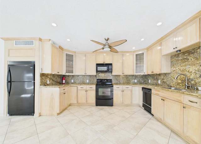 Property at 2824 Briarhurst Dr #13, Houston, TX 77057, 1 bed, 2 baths