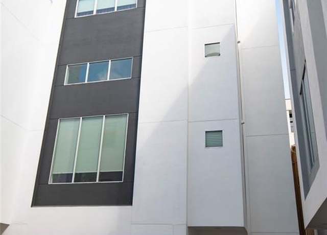 Property at 2423 W Main St Unit B, Houston, TX 77098, 3 beds, 3.5 baths