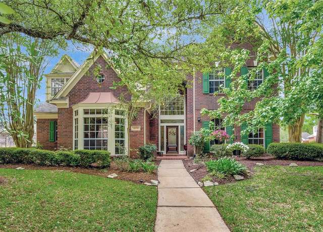 Property at 4002 Forest Birch Ct, Houston, TX 77059, 4 beds, 3.5 baths
