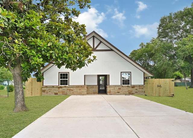 Property at 304 Michigan St, South Houston, TX 77587, 3 beds, 2 baths