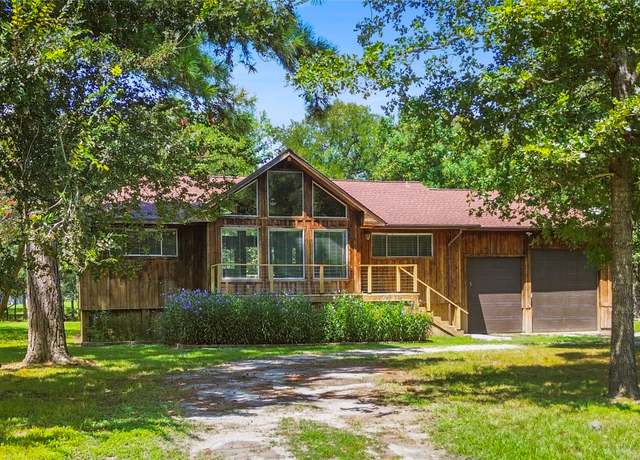 Property at 31 Creek Pt, Huntsville, TX 77320, 3 beds, 2 baths