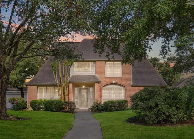 Property at 2714 Bent Tree Trl, League City, TX 77573, 4 beds, 2.5 baths