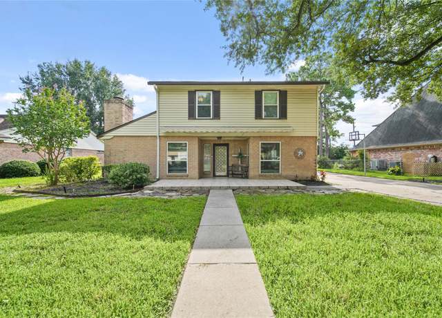 Property at 8406 Argentina St, Jersey Village, TX 77040, 3 beds, 2.5 baths