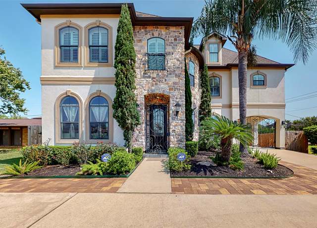 Property at 6207 S Rice Ave, Bellaire, TX 77401, 4 beds, 4.5 baths