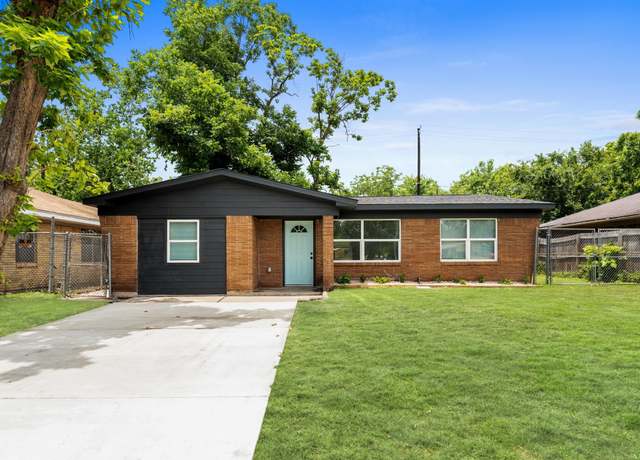 Property at 327 E Delz Dr, Houston, TX 77022, 3 beds, 2 baths