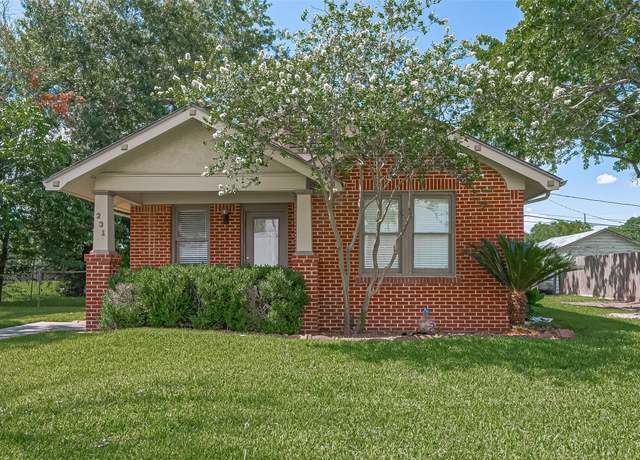Property at 231 Lakeview Dr, Sugar Land, TX 77498, 2 beds, 1 bath