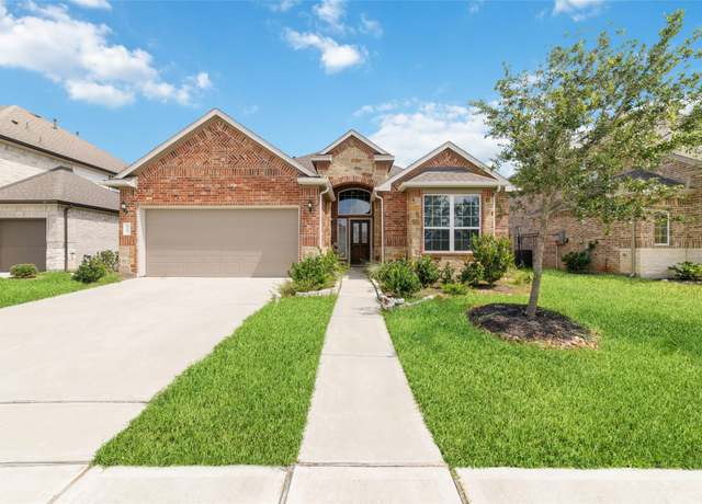 Property at 77 Carmel Dr, Manvel, TX 77578, 3 beds, 2 baths
