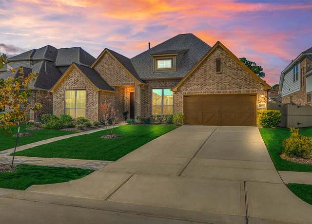 Property at 10660 Red Tail Pl, Conroe, TX 77385, 5 beds, 4 baths
