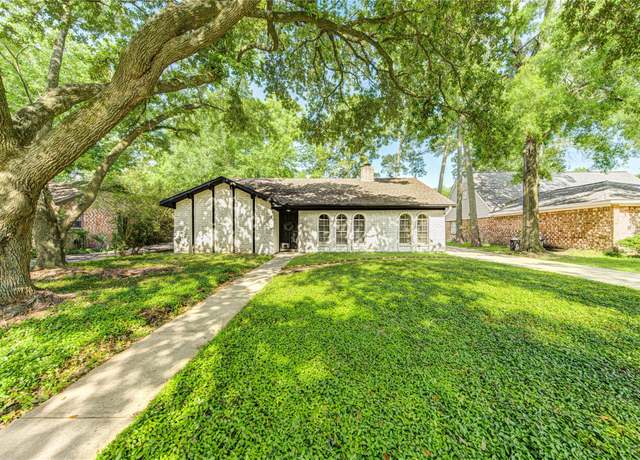 Property at 3247 Three Pines Dr, Houston, TX 77339, 4 beds, 2 baths