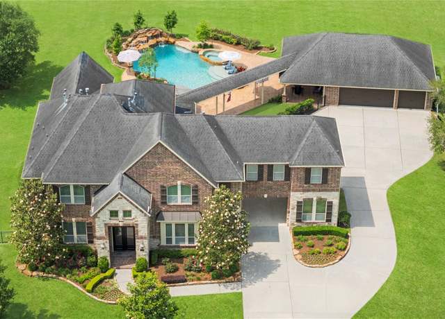 Property at 33210 W Calder Ct, Fulshear, TX 77441, 5 beds, 5 baths