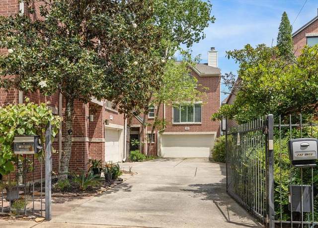 Property at 242 Knox St, Houston, TX 77007, 3 beds, 2.5 baths