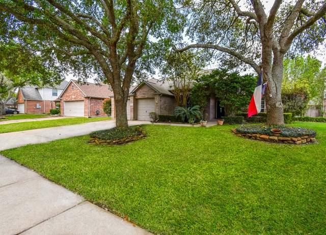 Property at 1234 Deerbrook Dr, Sugar Land, TX 77479, 3 beds, 2 baths