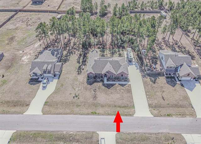 Property at 16350 Ellis St, Conroe, TX 77303, 3 beds, 2.5 baths