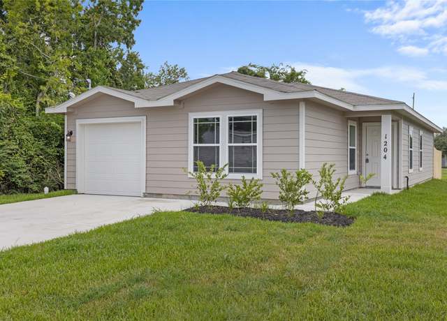 Property at 1204 Daniel St, Baytown, TX 77520, 3 beds, 2 baths