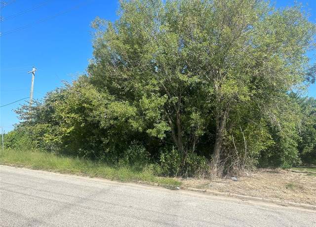 Property at 520 1st Ave S, Texas City, TX 77590