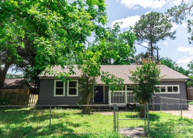 Property at 3410 5th St, Bay City, TX 77414, 3 beds, 3 baths