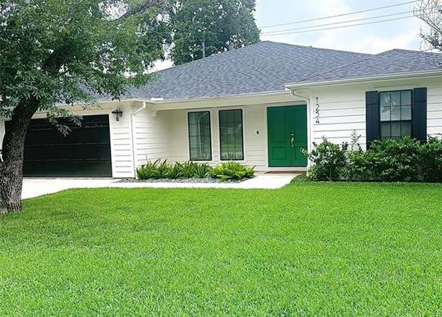 Property at 1254 Lamonte Ln, Houston, TX 77018, 4 beds, 3 baths