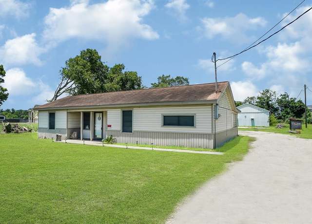 Property at 4823/4815 N Main St, Baytown, TX 77521, 3 beds, 2 baths