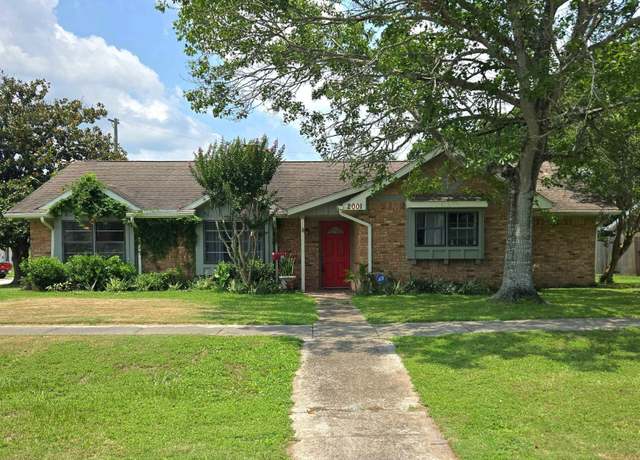 Property at 2001 Willow Wisp Dr, Seabrook, TX 77586, 3 beds, 2 baths