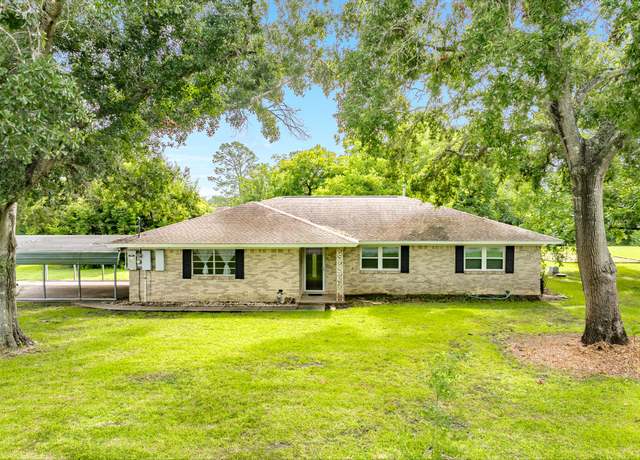 Property at 15919 Ash Rd, Alvin, TX 77511, 3 beds, 2 baths