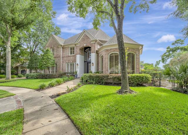 Property at 3719 Fall Grove Ct, Houston, TX 77059, 5 beds, 3.5 baths