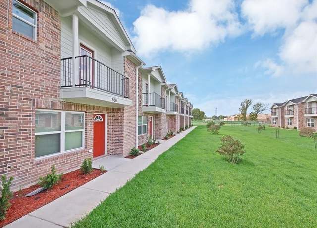 Property at 2711 Arlington Ct, Pasadena, TX 77502, 4 beds, 3 baths