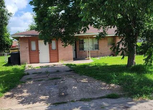 Property at 6820 Thrush Dr, Houston, TX 77087, 4 beds, 1.5 baths