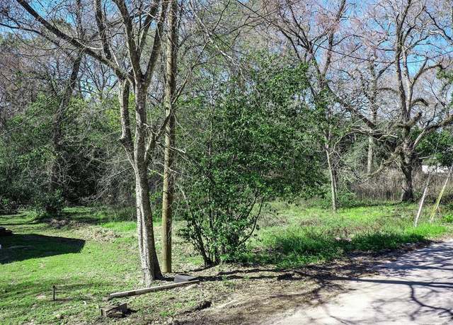 Property at 719 Avenue G, Huntsville, TX 77340