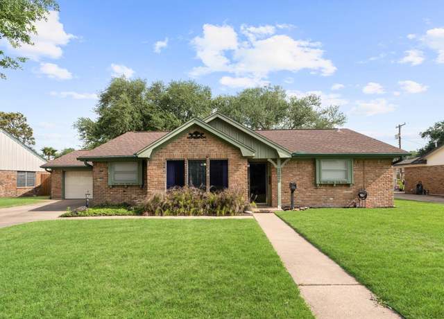 Property at 1526 17th Ave N, Texas City, TX 77590, 3 beds, 2 baths
