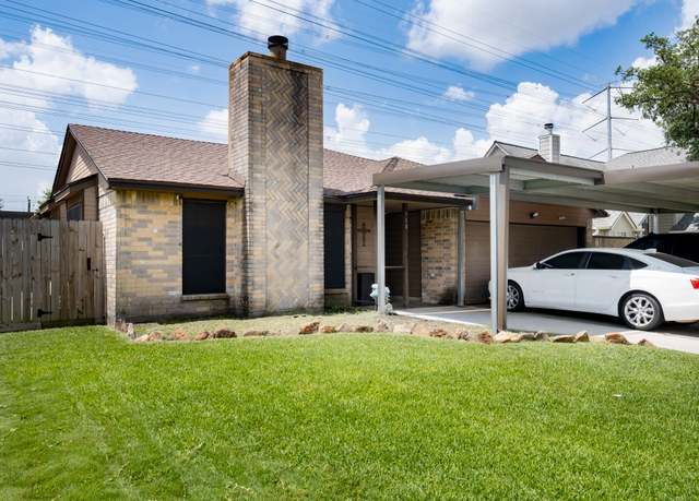 Property at 910 Wildwood Dr, Deer Park, TX 77536, 3 beds, 2 baths