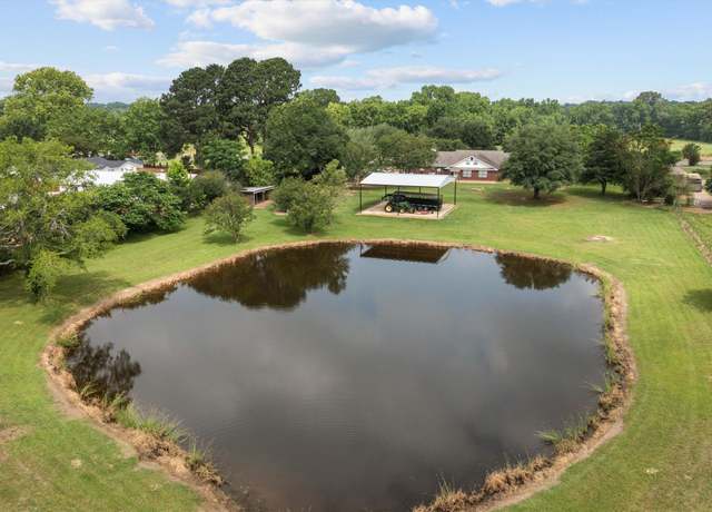 Property at 416 State Highway 21 E, Crockett, TX 75835, 3 beds, 2.5 baths