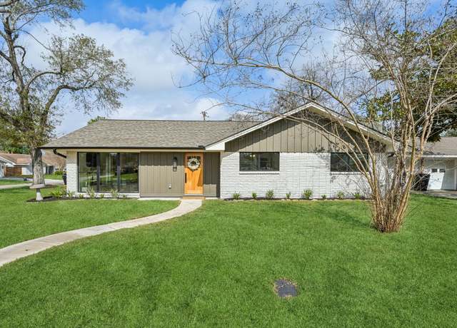 Property at 10522 Mayfield Rd, Houston, TX 77043, 4 beds, 3.5 baths