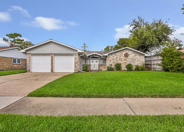 Property at 338 Evanston St, Houston, TX 77015, 3 beds, 2.5 baths