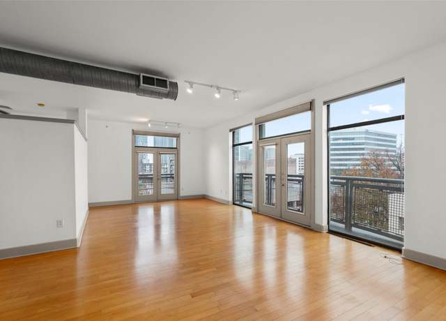 Property at 1901 Post Oak Blvd #4208, Houston, TX 77056, 1 bed, 1 bath