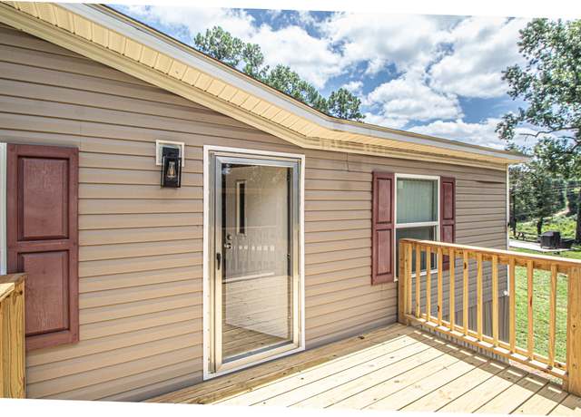Property at 433 Highland Dr, Livingston, TX 77351, 3 beds, 2 baths