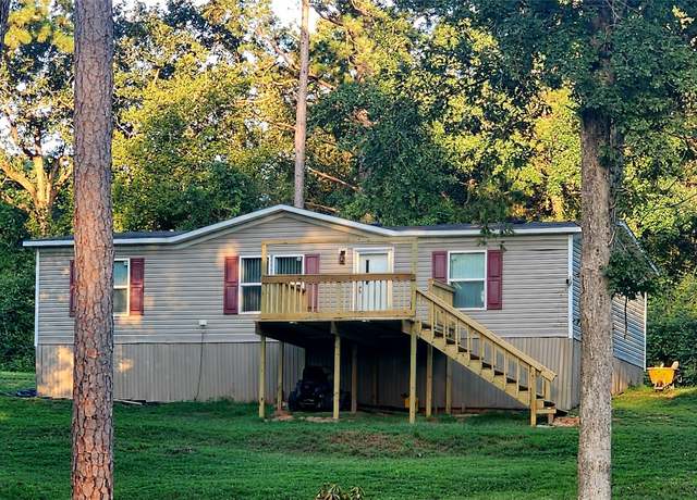 Property at 433 Highland Dr, Livingston, TX 77351, 3 beds, 2 baths