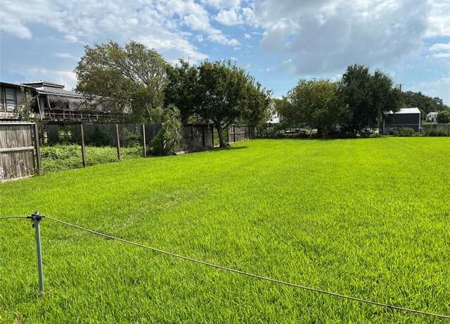 Property at NA 10th, San Leon, TX 77539