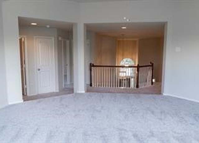 Property at 2606 Waterbrook Ln, Rosenberg, TX 77471, 5 beds, 3.5 baths
