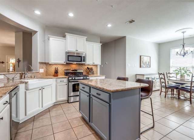 Property at 115 Clearmont Pl, Montgomery, TX 77316, 4 beds, 3.5 baths