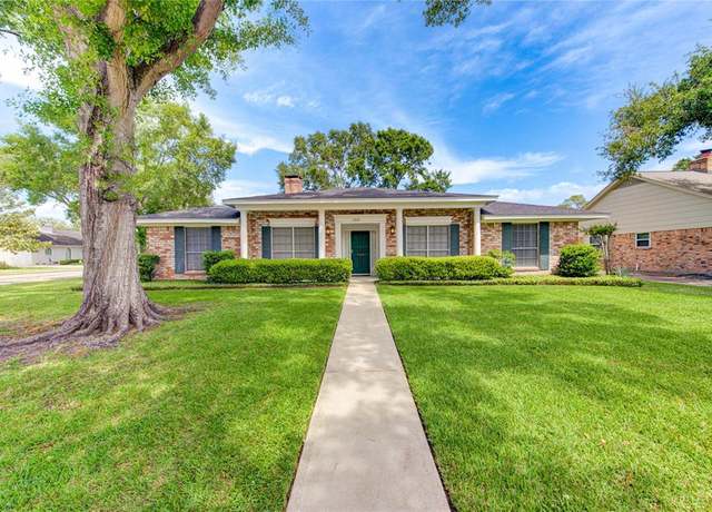 Property at 2001 Meadow Ln, Richmond, TX 77469, 4 beds, 2.5 baths