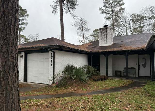 Property at 1710 Laurel Springs Ln, Houston, TX 77339, 3 beds, 2 baths
