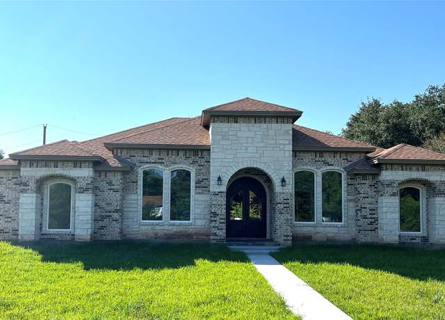 Property at 2832 Golden Ave, Bay City, TX 77414, 3 beds, 2.5 baths