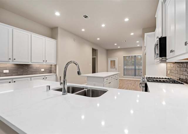 Property at 131 Lukewood Cir, Conroe, TX 77318, 3 beds, 2 baths