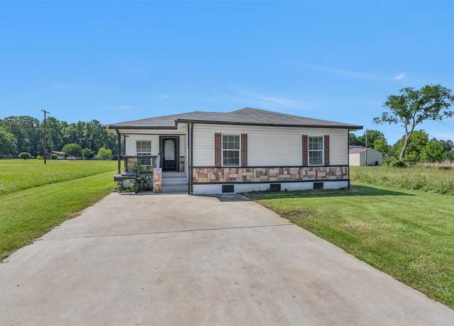 Property at 1107 Cypress St, Diboll, TX 75941, 3 beds, 2 baths