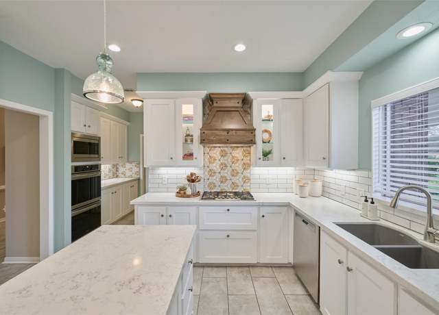 Property at 6107 Sandypine Dr, Spring, TX 77379, 4 beds, 3.5 baths