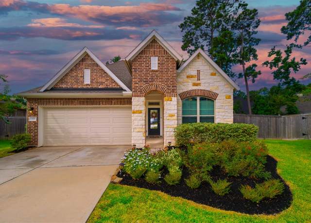 Property at 323 Fan Palm Ct, Conroe, TX 77318, 3 beds, 2 baths