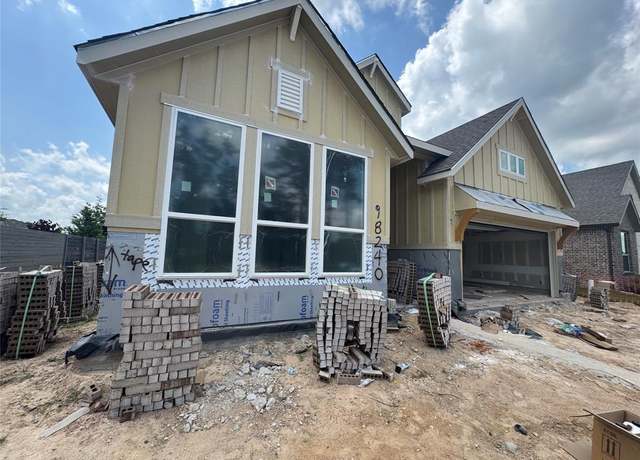 Property at 18240 Saffron Sun St, Conroe, TX 77302, 4 beds, 3 baths